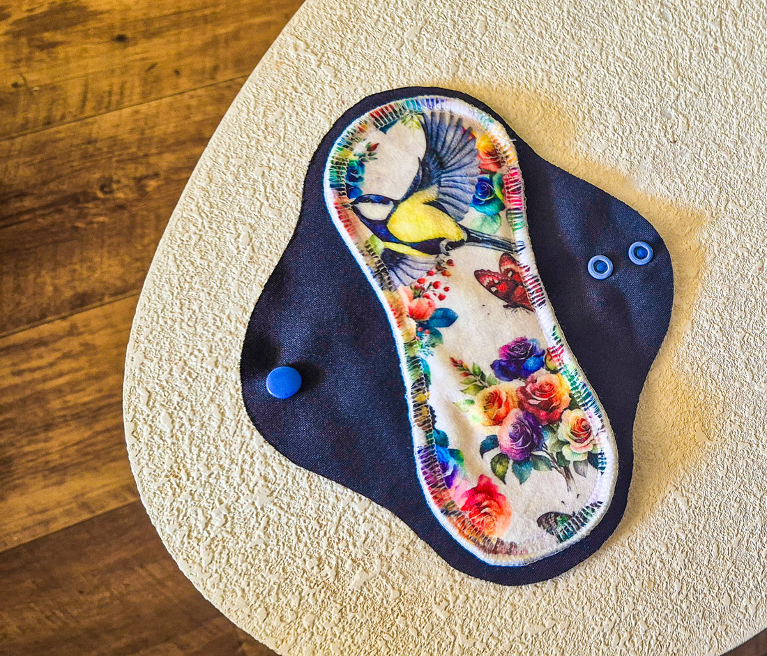 Rosey Feathers Regular Cloth Pad