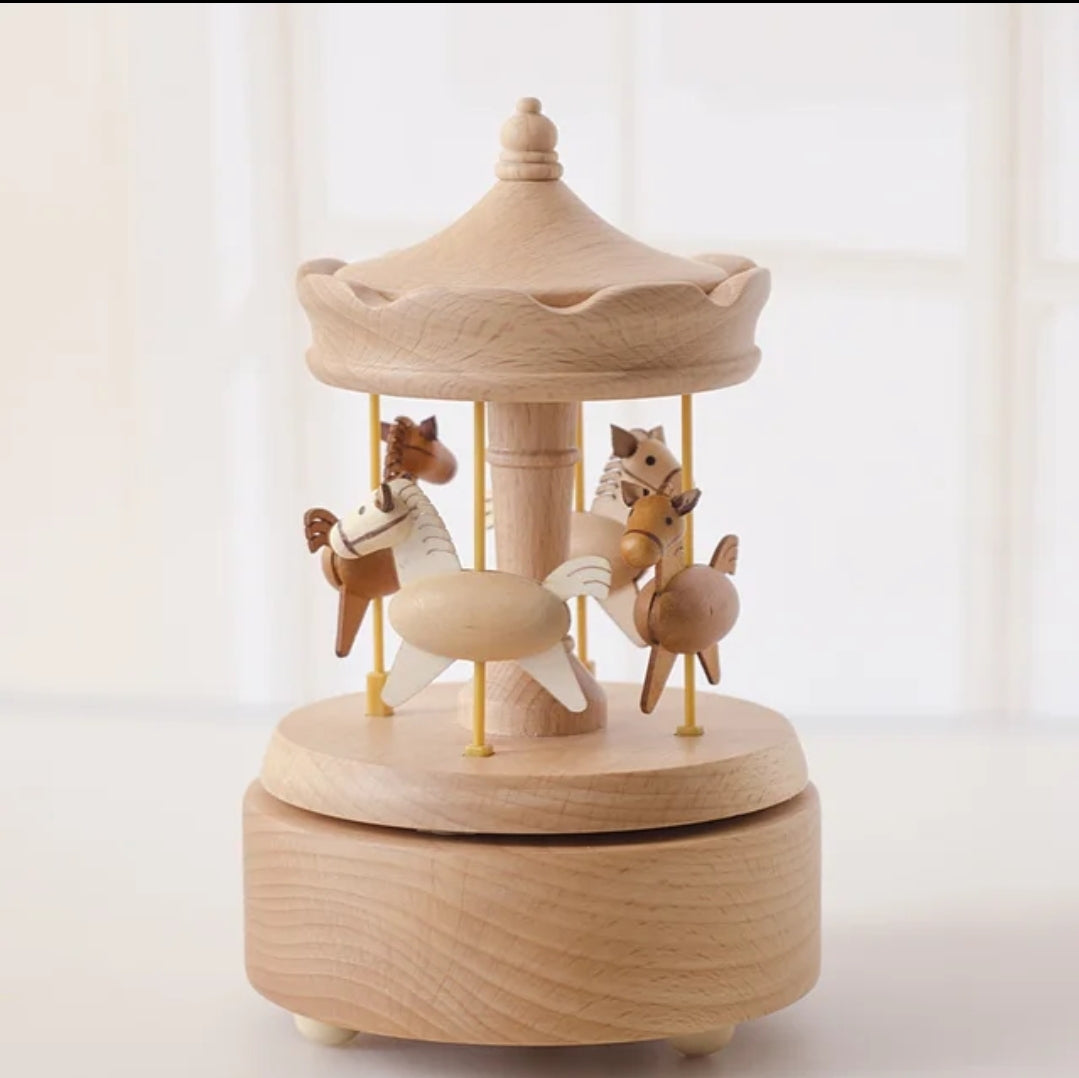 Carousel with dancing horses - The city of the sky tune - Music box