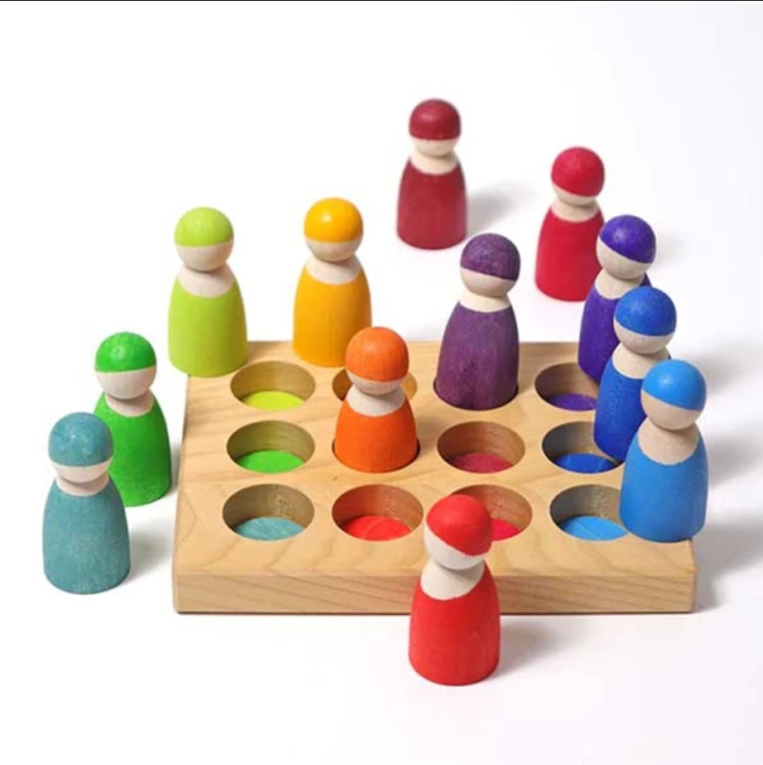Morphing- Rainbow Peg Dolls in sorting tray
