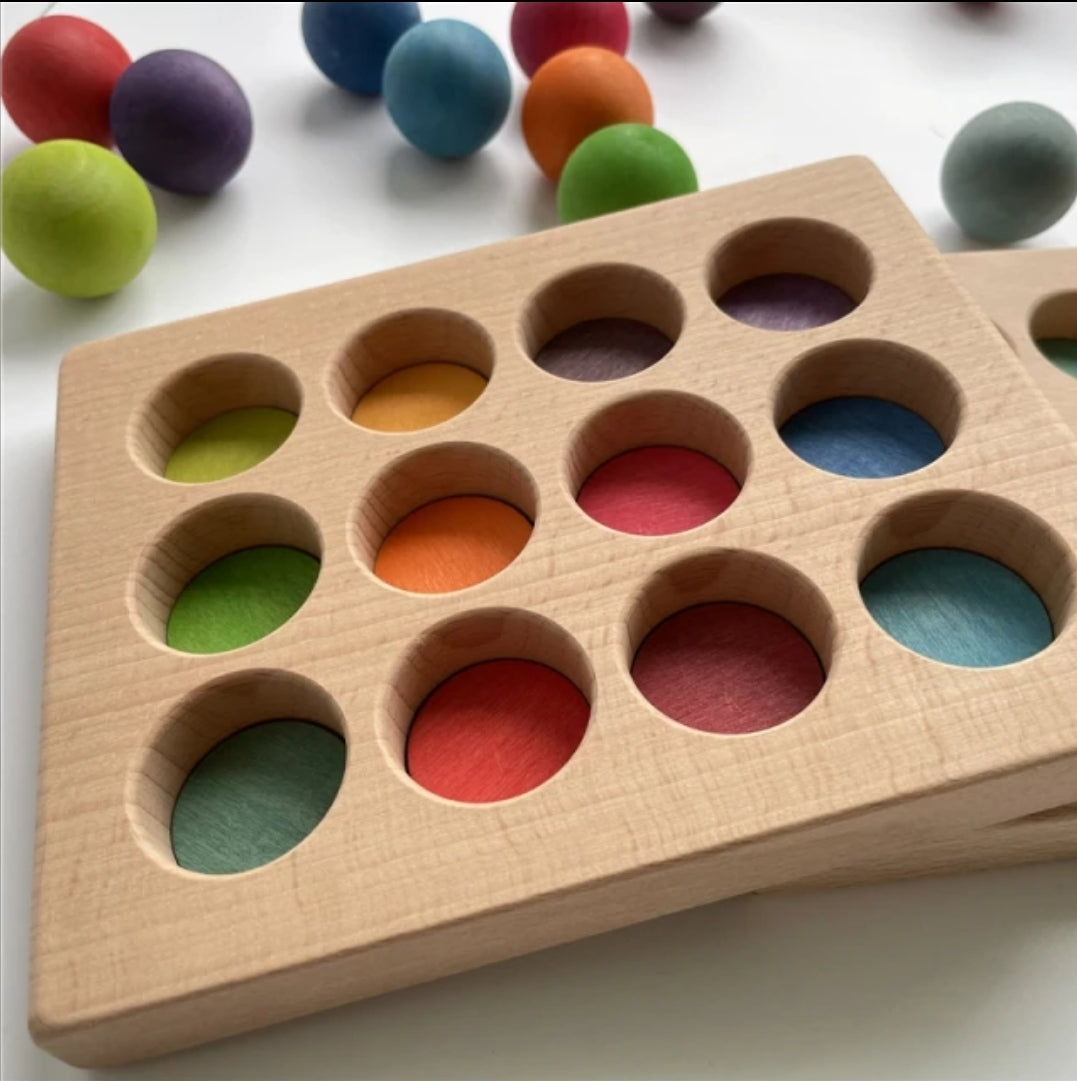 Morphing- Rainbow Peg Dolls in sorting tray