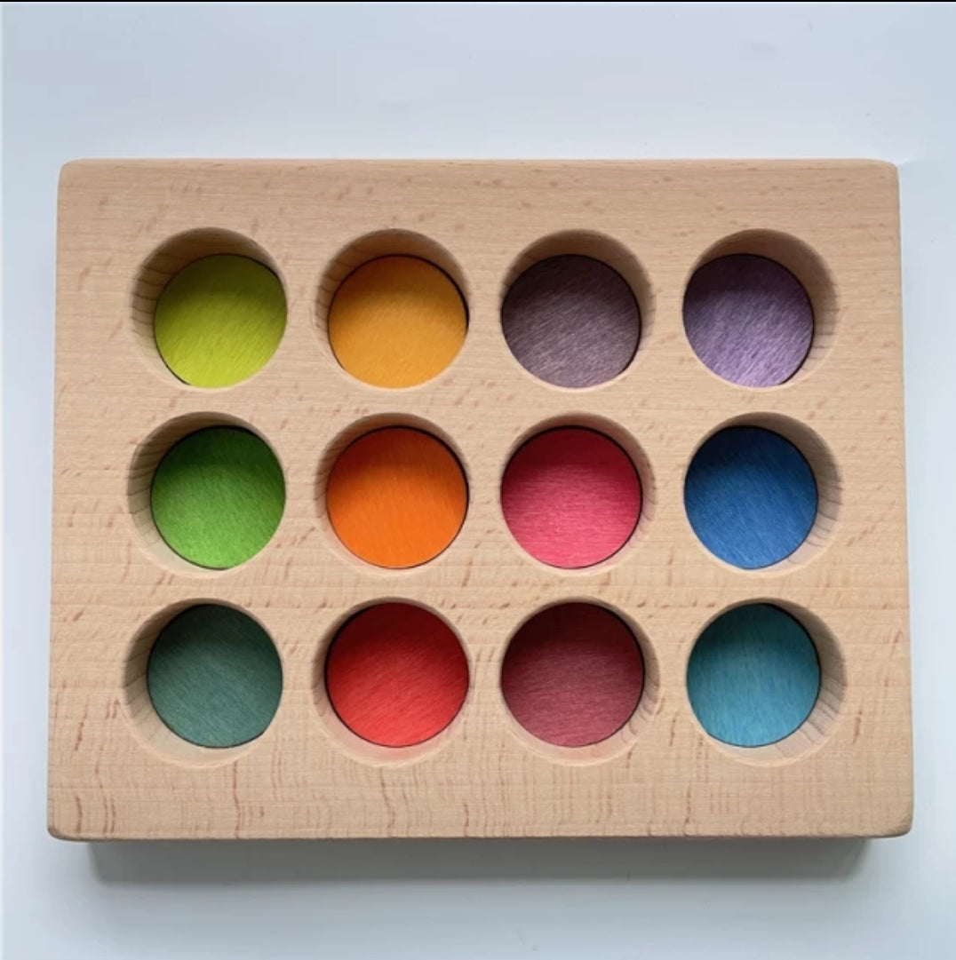 Morphing- Rainbow Peg Dolls in sorting tray